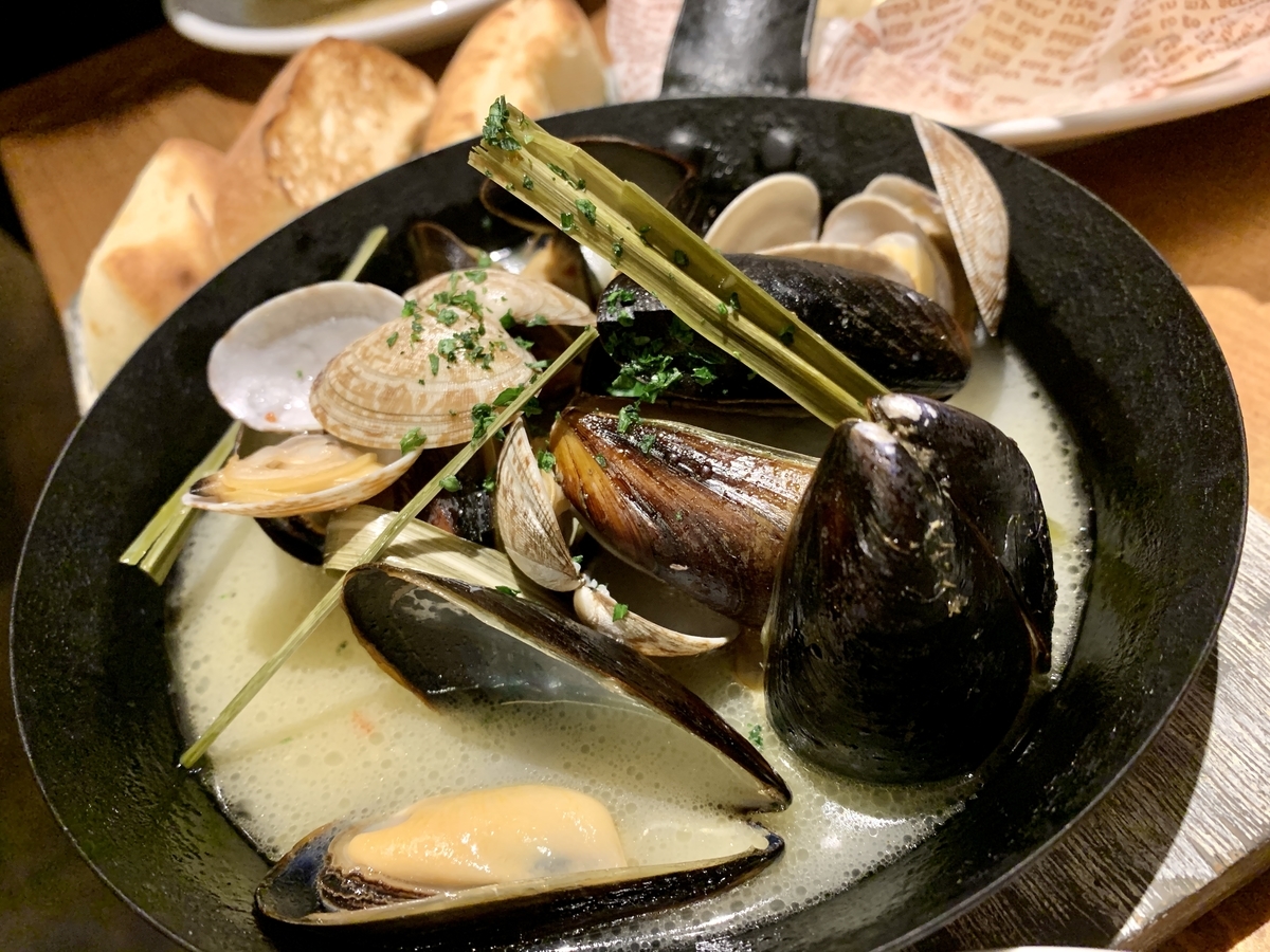 Italian Kitchen VANSAN 亀戸店 （バンサン）あさりとムール貝のワイン蒸し 