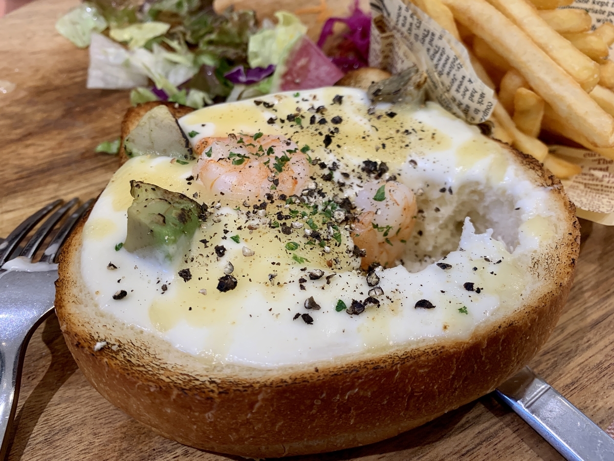 パステルのねこぱんグラタン