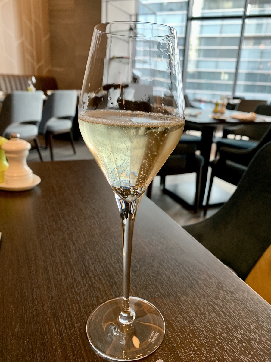 korare WINE AND DINE(コラレ ワイン アンド ダイン)のスパークリングワイン