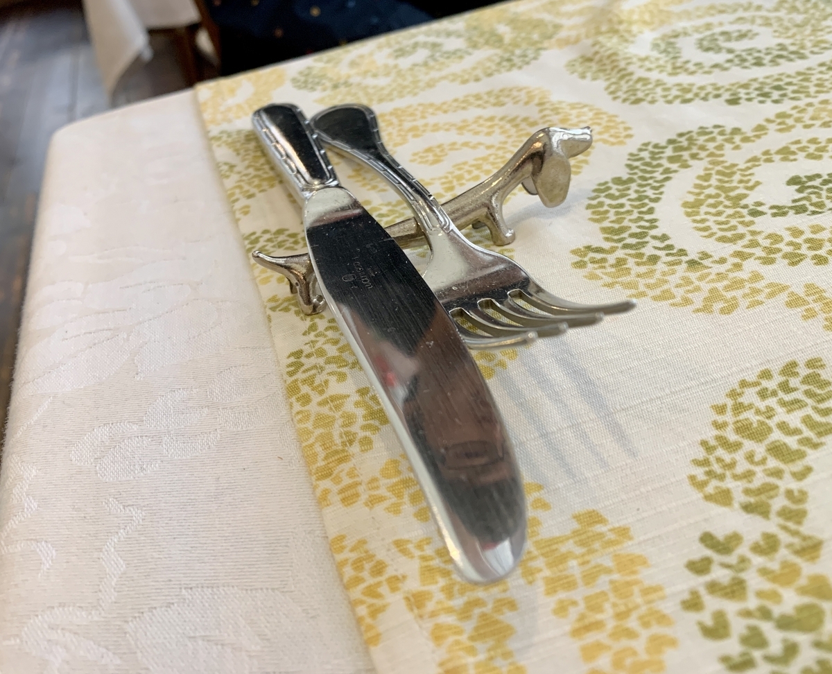 ラ キュイジーヌ ドゥ カズ （La Cuisine de KAZU）のテーブル