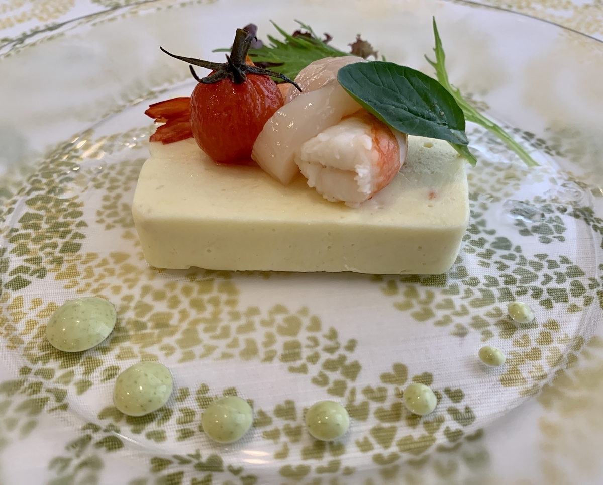 ラ キュイジーヌ ドゥ カズのズワイガニ入りお魚のテリーヌ