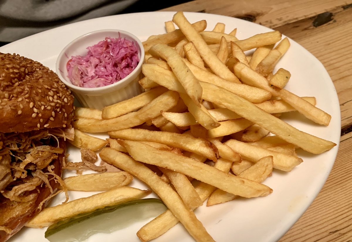 バビーズヤエチカの自家製BBQポークサンドウィッチ