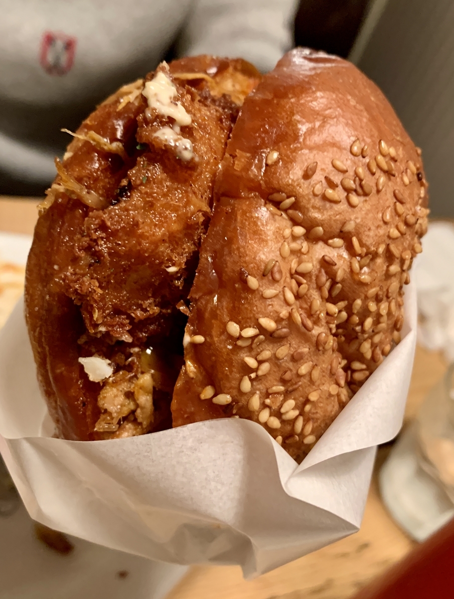 バビーズヤエチカの自家製BBQポークサンドウィッチ