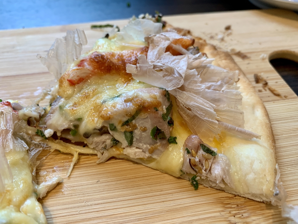 久留米 惣吉（そうきち）の魚介たっぷりピザ