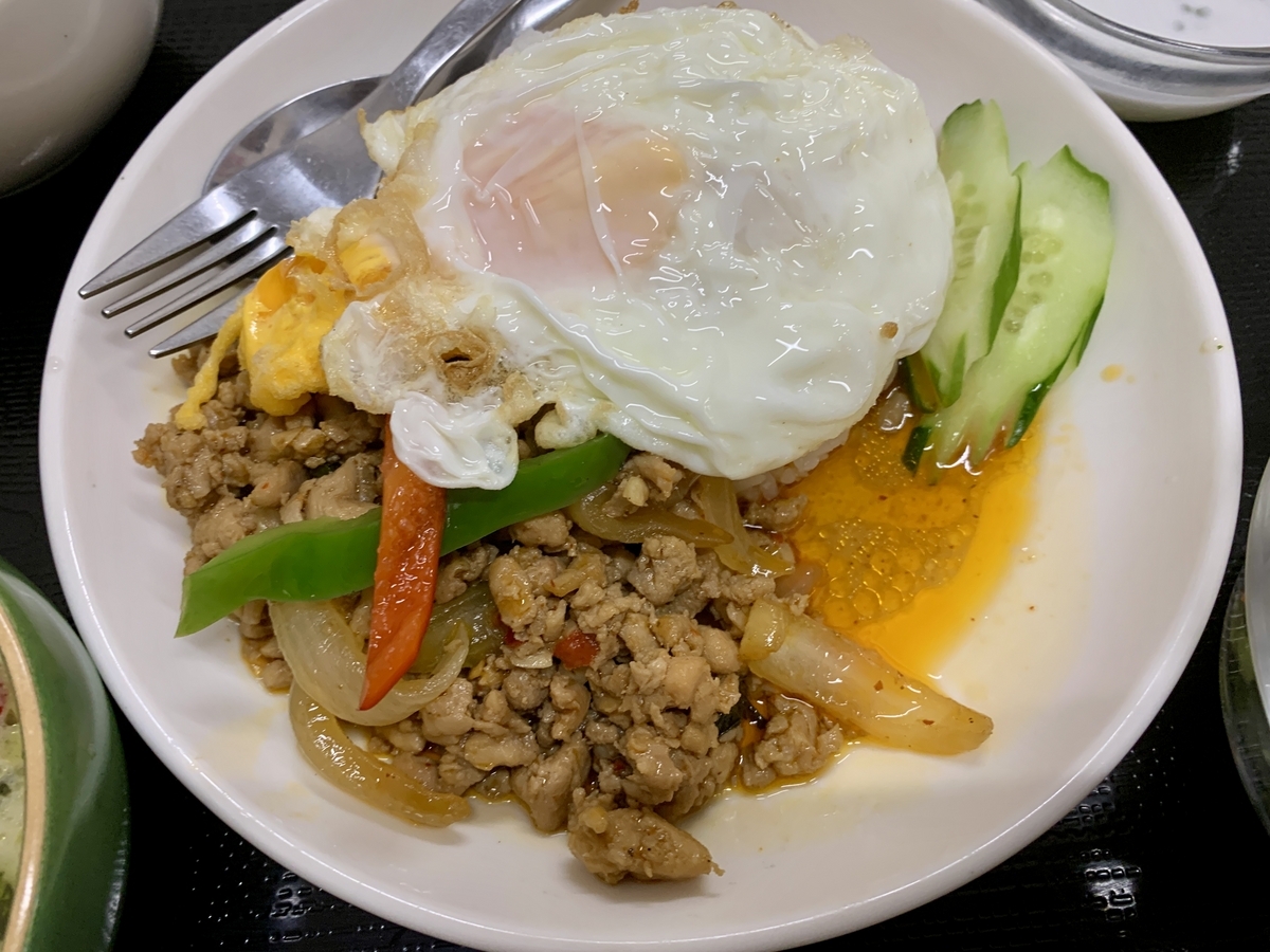 スタミナキッチンのガパオ＆グリーンカレー