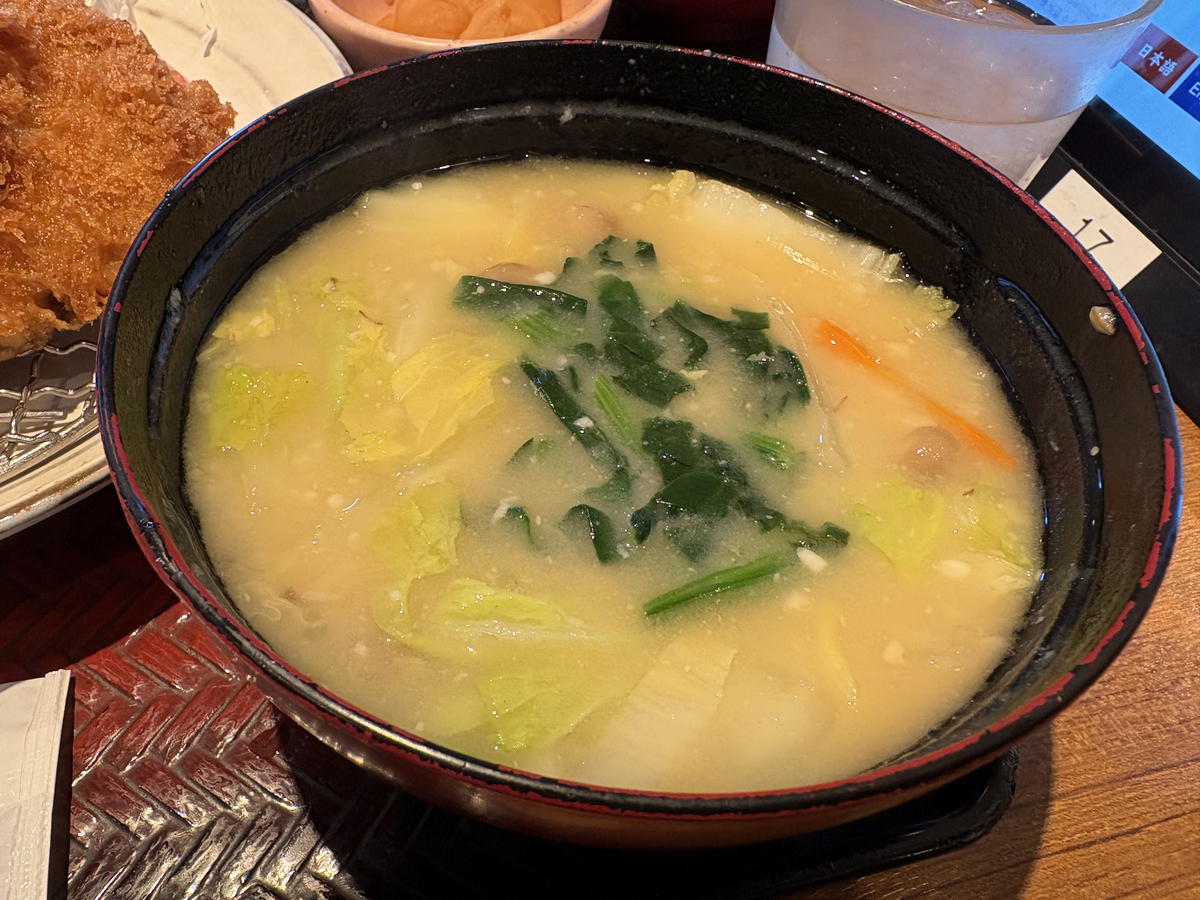  大戸屋 巣鴨店のたっぷり野菜の麦みそ汁