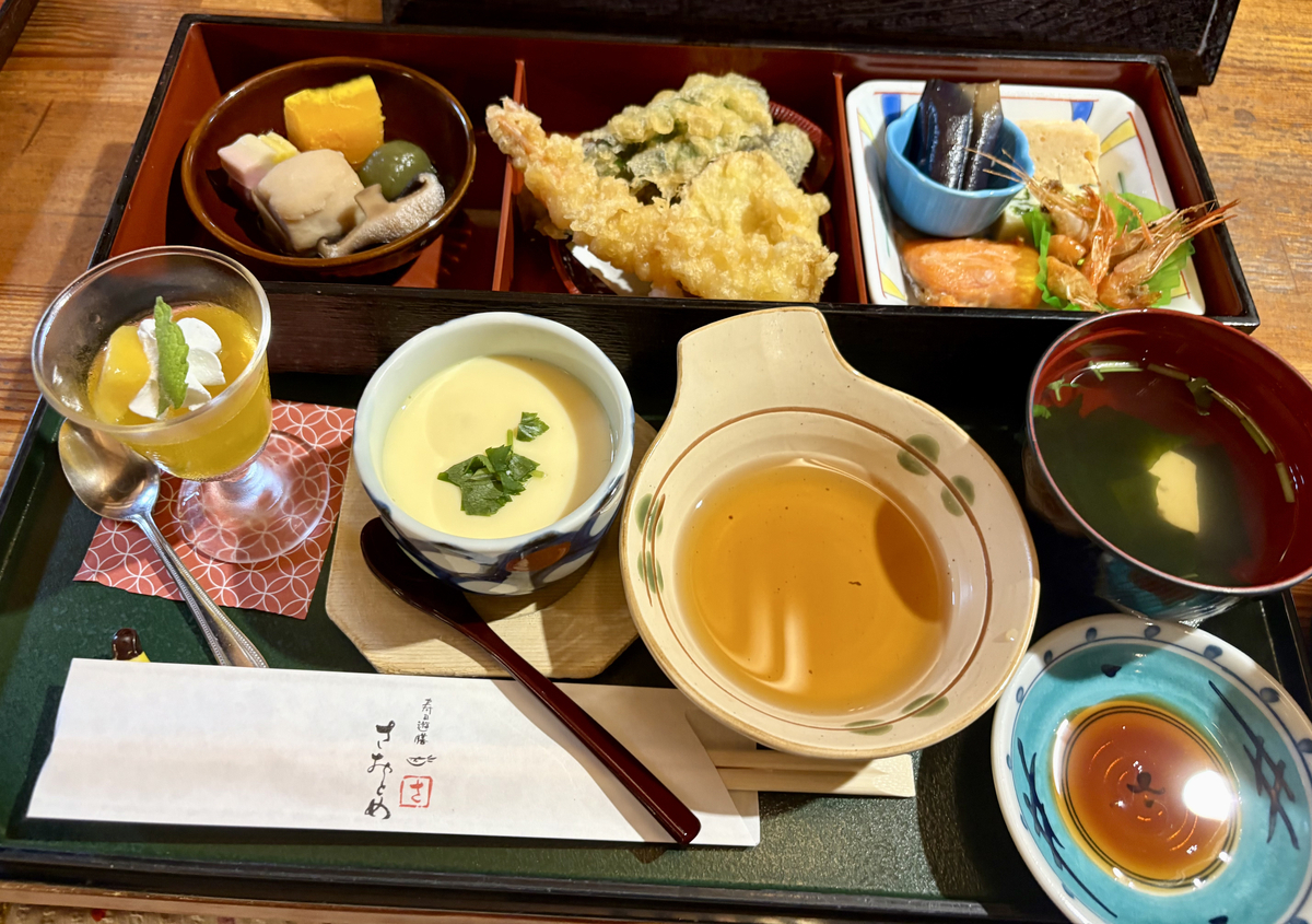 寿司遊膳さおとめの松花堂弁当