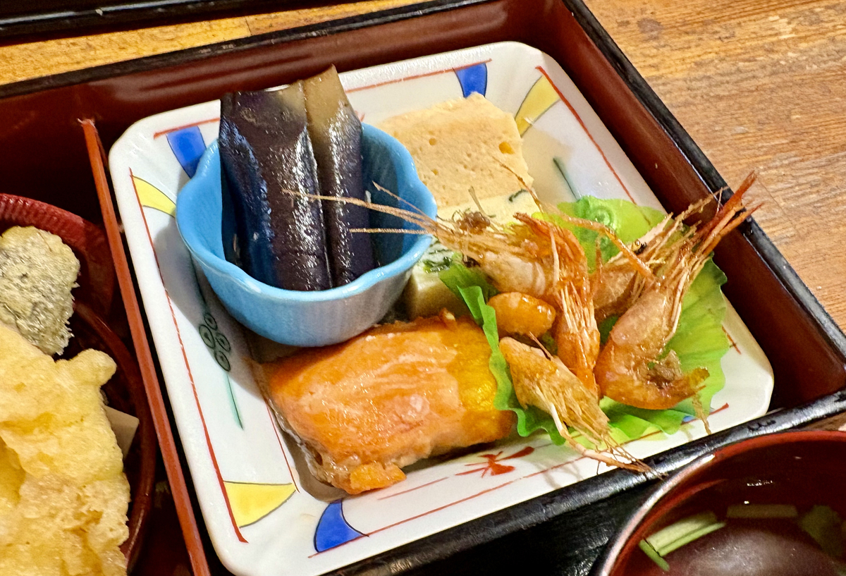 寿司遊膳さおとめの松花堂弁当