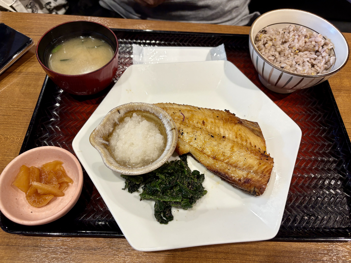 大戸屋のスイートチリのしまほっけの炭火焼定食