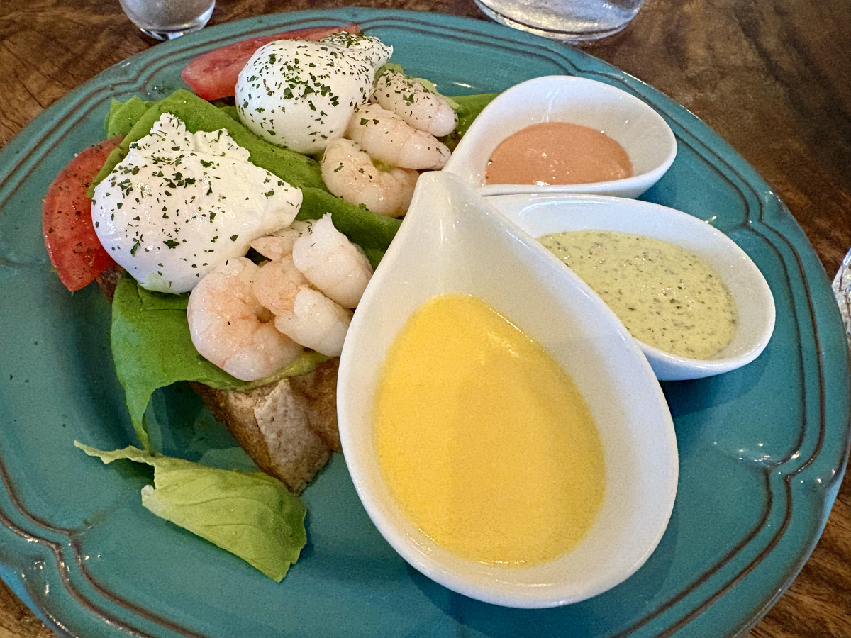 ボンダイカフェのエッグベネディクト