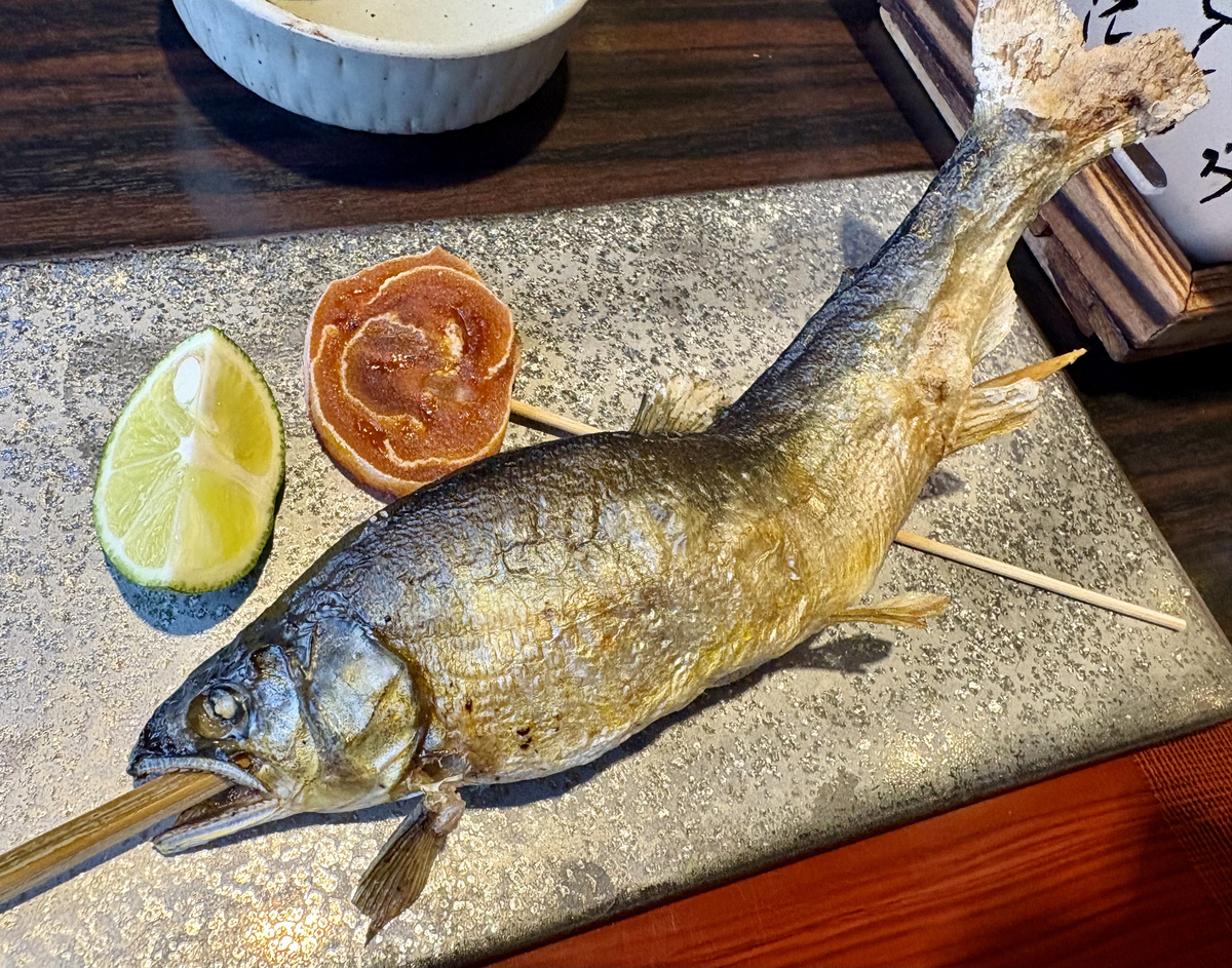 和の宿 ホテル祖谷温泉の鮎の塩焼きと巻き柿