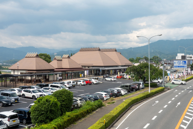 ドライブや観光で賑わう福岡の人気スポット「道の駅うきは」の全景