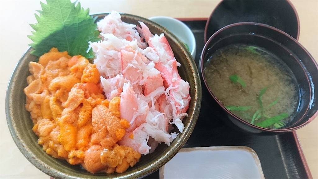 カニと雲丹丼