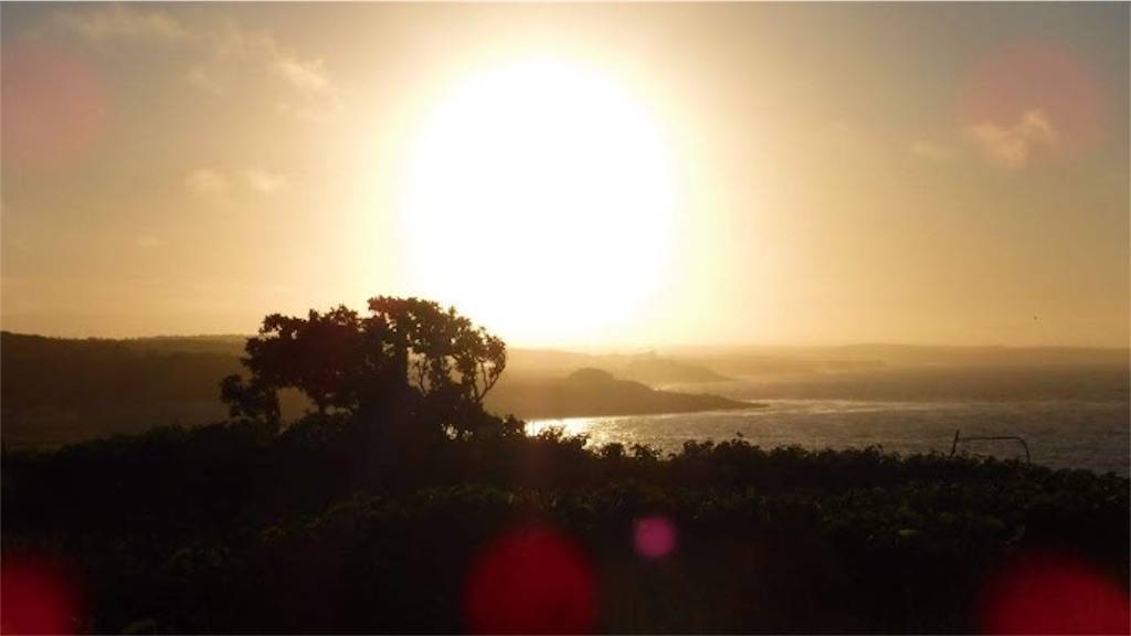 ホテル日の出岬玄関横からの夕日