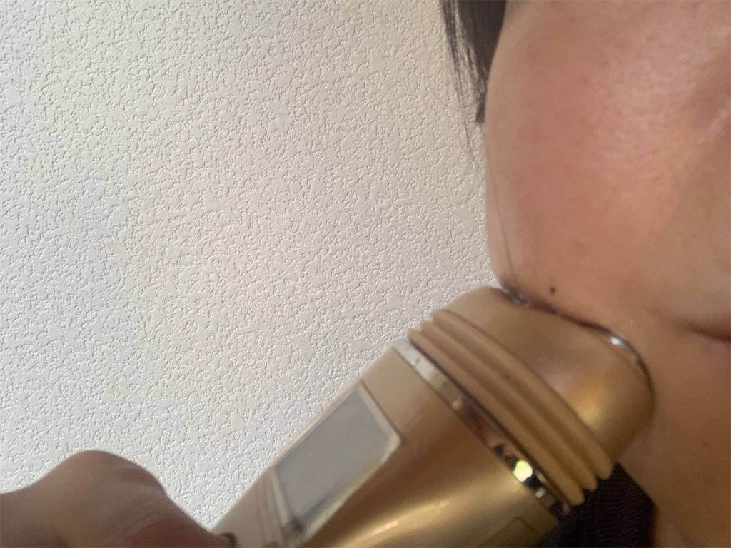 ヘッドが可動式なので密着度が良い