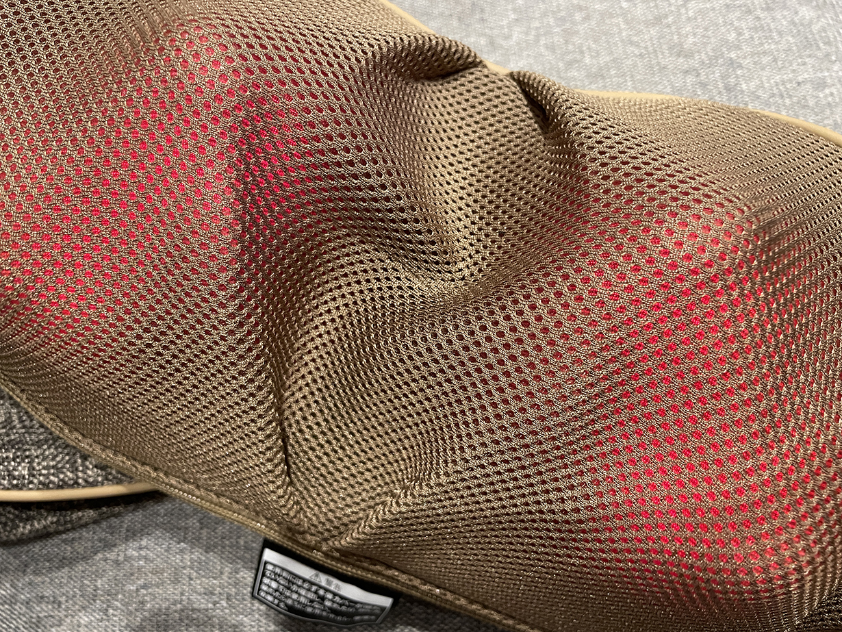 布越しにヒーターがついているのが見えます