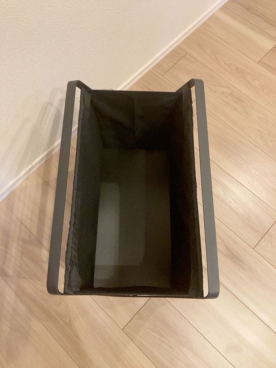 手荷物収納ボックス
