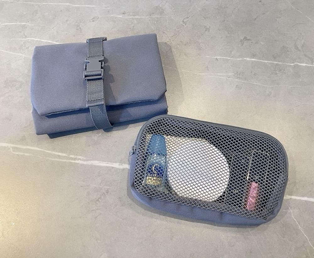 無印良品の吊るして使える着脱ポーチ付ケース