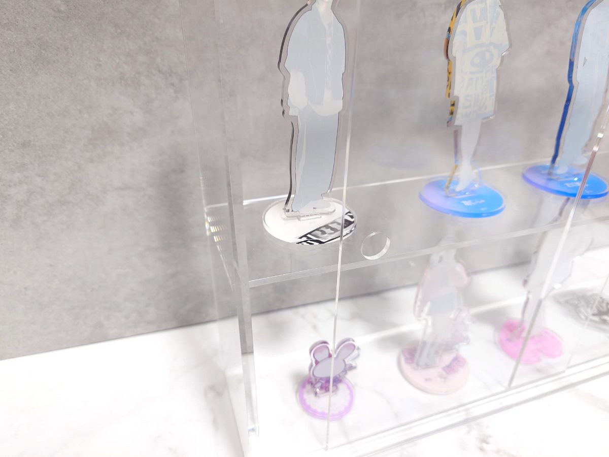 無印良品　アクリルコレクションスタンドの引き扉の画像