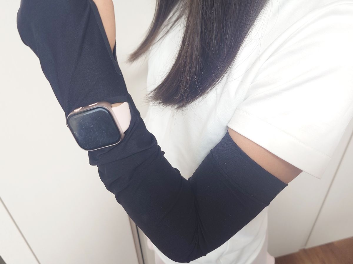TOWERアームカバーを着用した画像2