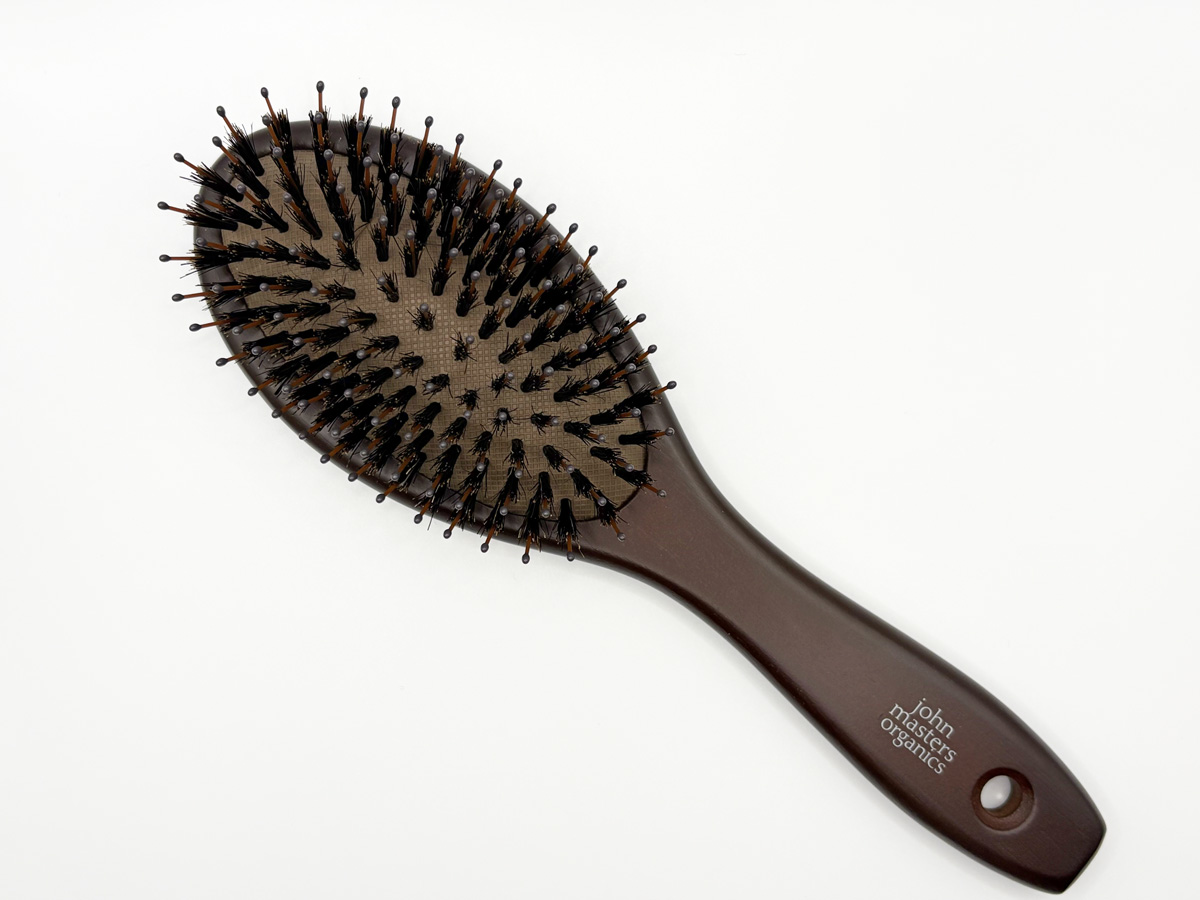 ジョンマスターオーガニックの定番ヘアブラシ「コンボパドルブラシ」レビュー