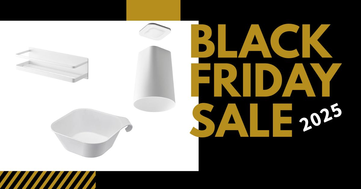 山崎実業の水回り便利グッズ。洗面戸棚下に浮かせて収納できるタンブラー、マグネットの付く壁面にくっつけられる湯おけ、マグネットが付く浴室壁面にくっつけられるワイドラック