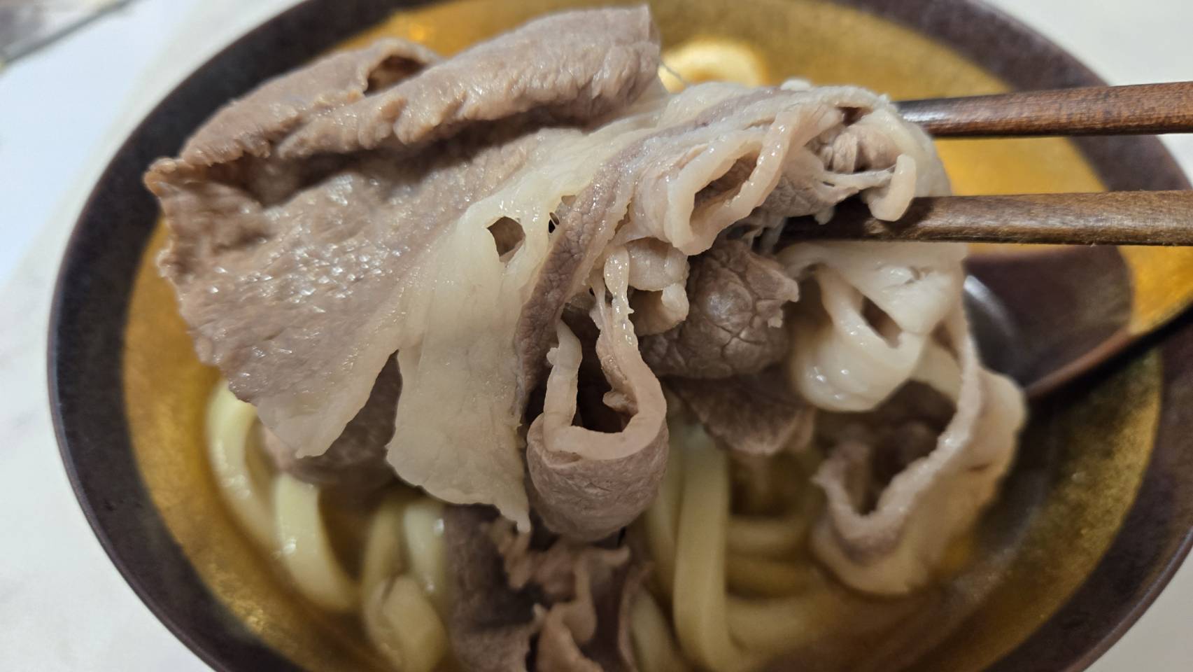 1食2,500円の高級肉うどんレビュー