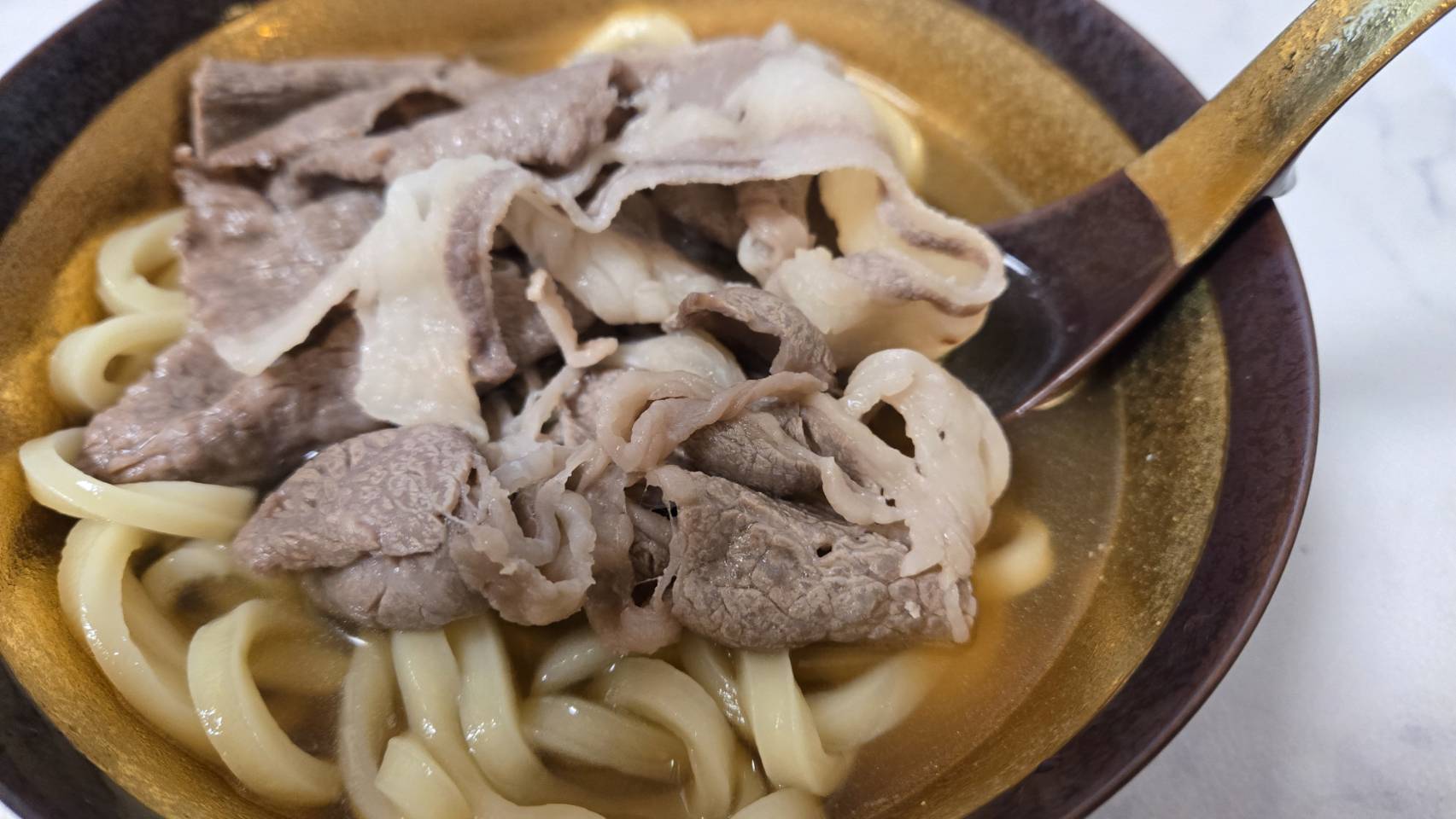 1食2,500円の高級肉うどんレビュー