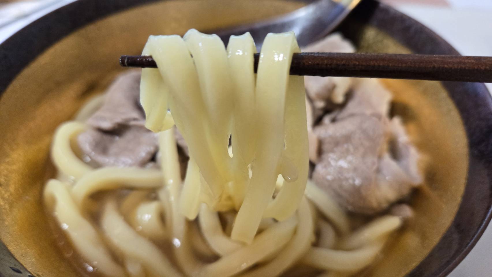 1食2,500円の高級肉うどんレビュー