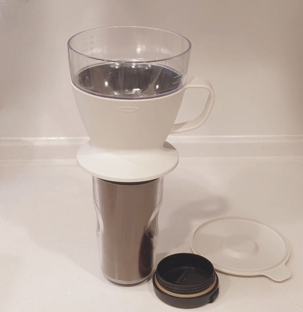 OXOオートドリップコーヒーメーカーをタンブラーにセットした画像
