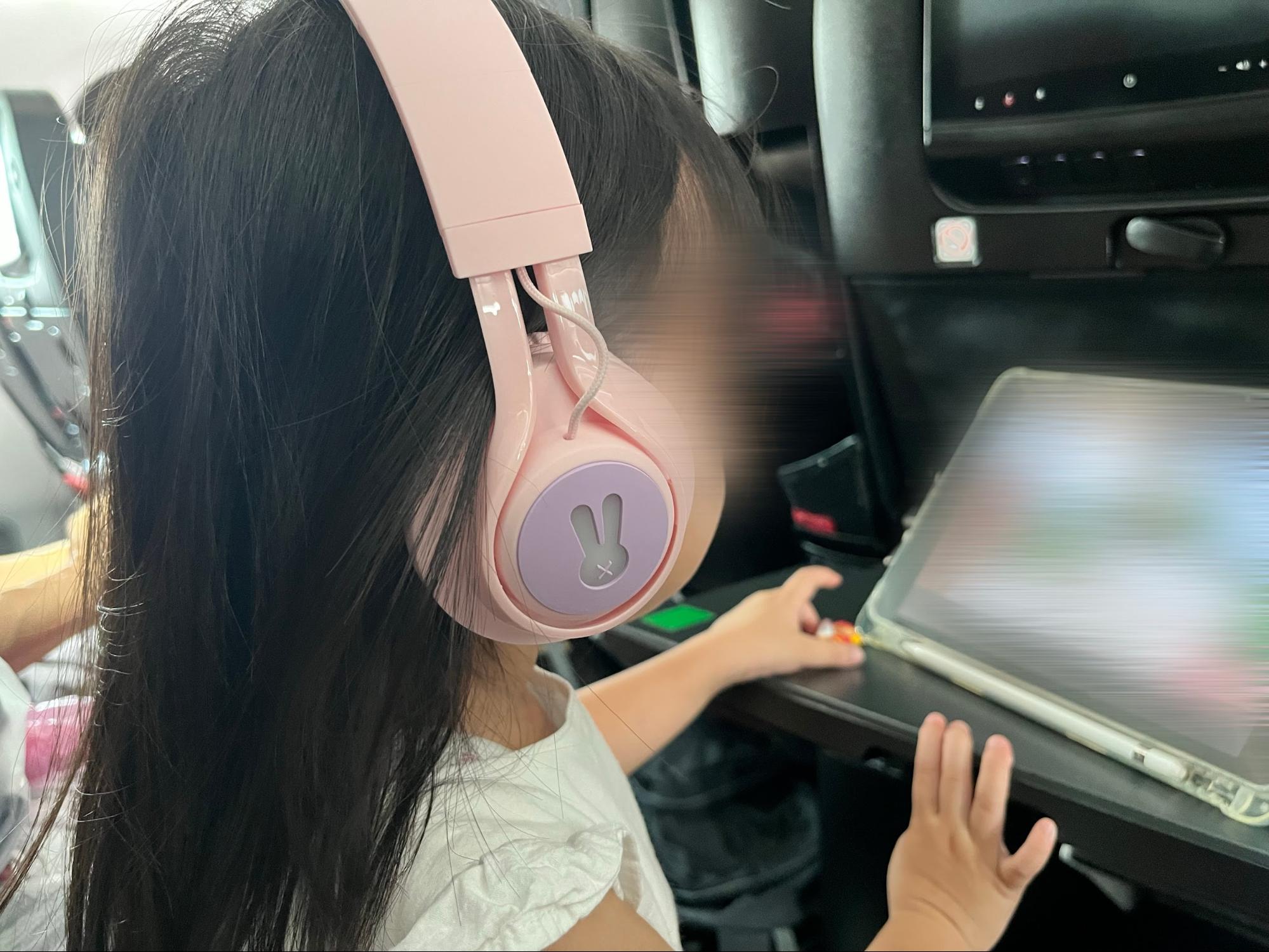 子ども用ヘッドフォンは帰省や旅行など長距離移動の強い味方