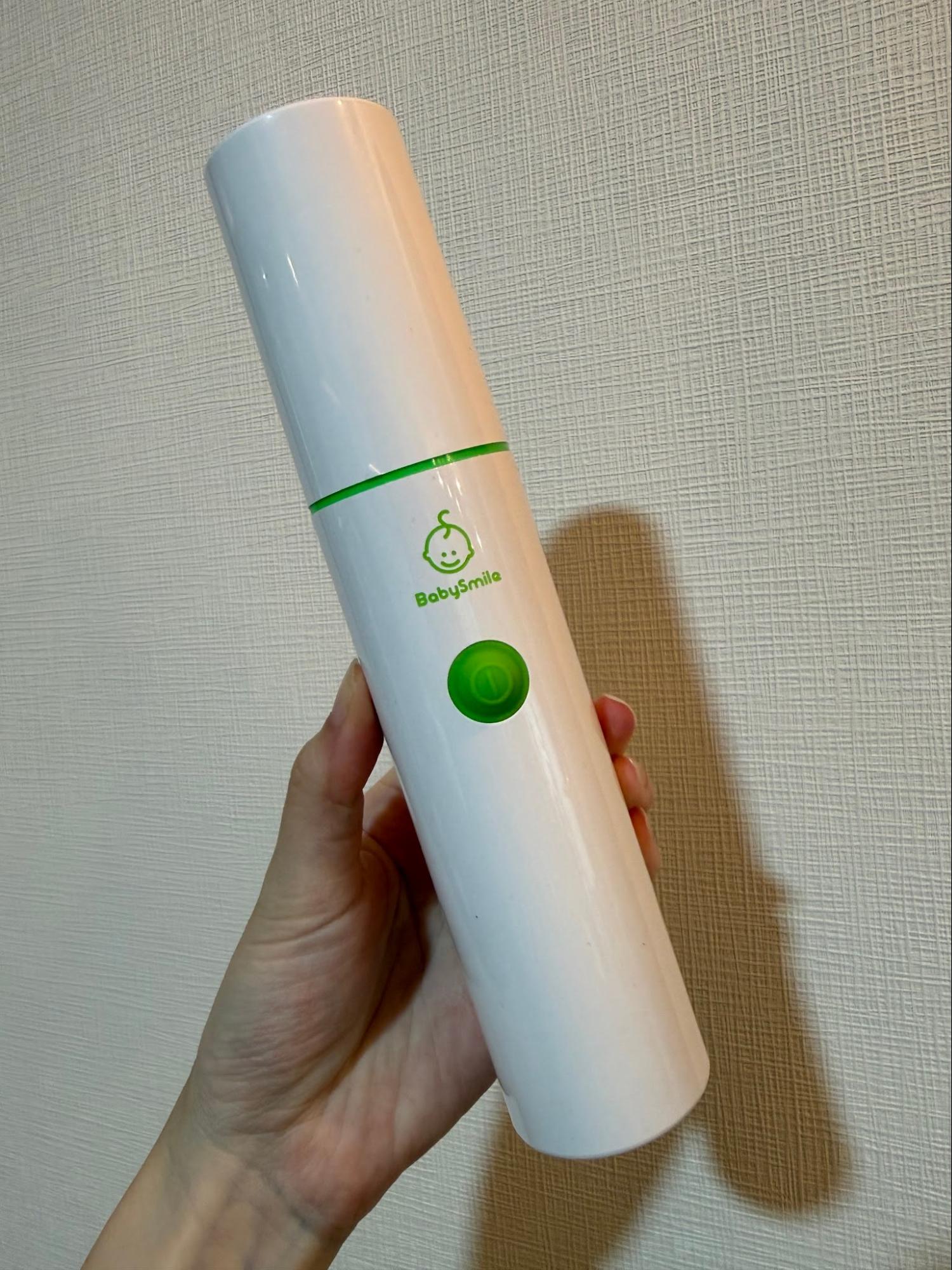 ベビースマイルの電動鼻水吸引器は携帯しやすいサイズ感