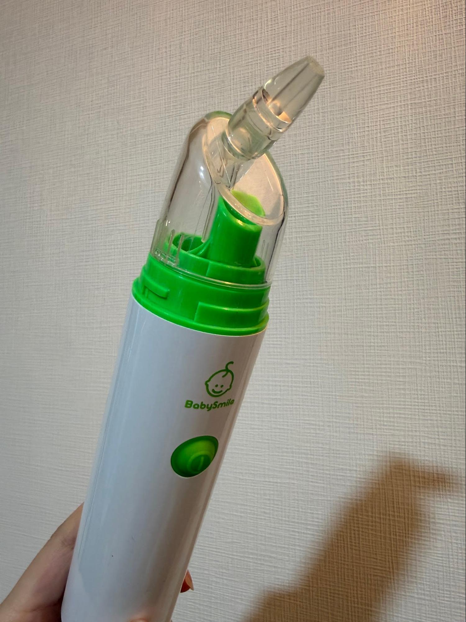 ベビースマイルの電動鼻水吸引器は携帯しやすいサイズ感