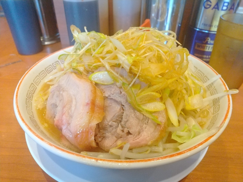 ラーメン豚山 でラーメンアブラ白髪ネギトッピングを堪能 野菜とネギのしゃきしゃきとアブラのコクの相性が良いのでお気に入りの組み合わせ 食べ歩きまくる難病アトピー性脊髄炎ブログ Intractable Disease Atopic Transverse Myelitis Blog