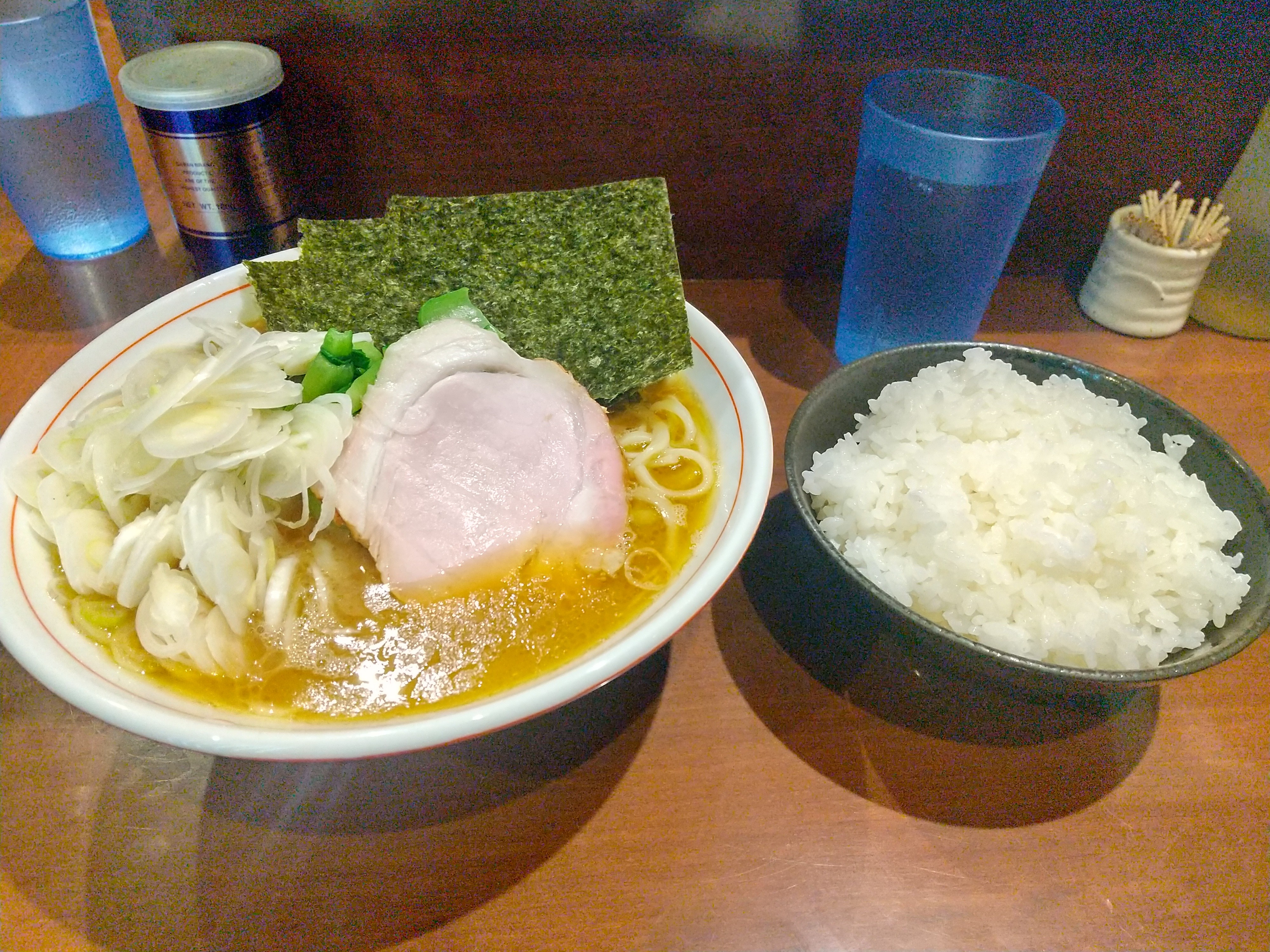 蒲田の らーめん飛粋 でネギラーメンとライスを食べる 上品ながらも豚骨が効いたスープは文句無し 行列のできる店なのも納得の唯一無二の味でした 食べ歩きまくる難病アトピー性脊髄炎ブログ Intractable Disease Atopic Transverse Myelitis Blog 蒲田の らーめん飛粋 でネギラーメンとライスを食べる 上品ながらも豚骨が効いたスープは文句無し 行列のできる店なのも納得の唯一無二の味でした 食べ歩きまくる難病アトピー性脊髄炎ブログ Intractable Disease Atopic Transverse Myelitis Blog