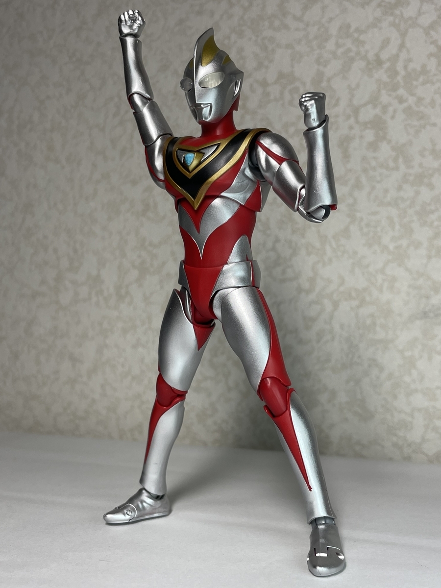 フィギュアーツ 真骨頂 ウルトラマンガイア（V2） 買いました。 - So