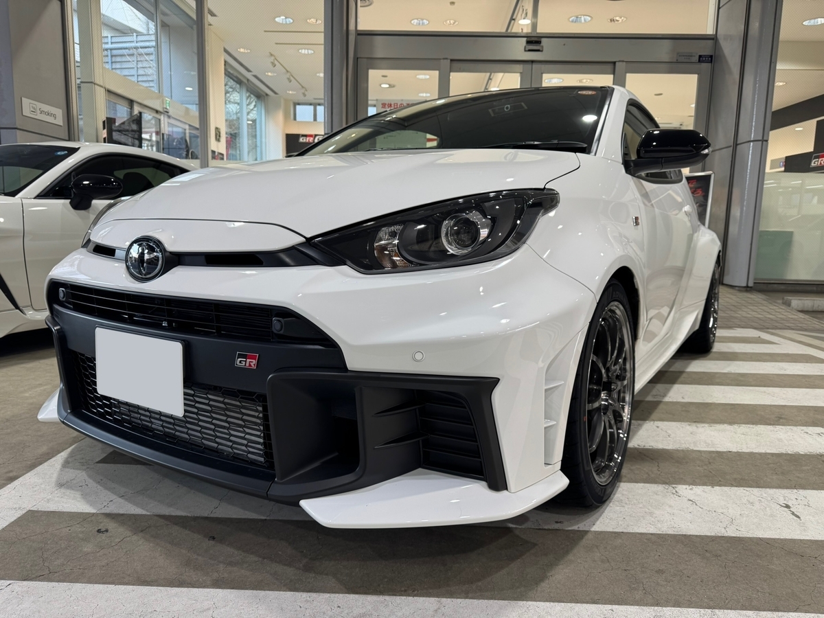 GRヤリスにRAYS VOLK RACING CE28N-plus SLとADVAN NEOVA AD09を