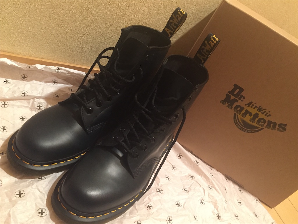 Dr. Martens 黒 シューキーパー付き 61J4y+vLEDL._UY900_.jpg