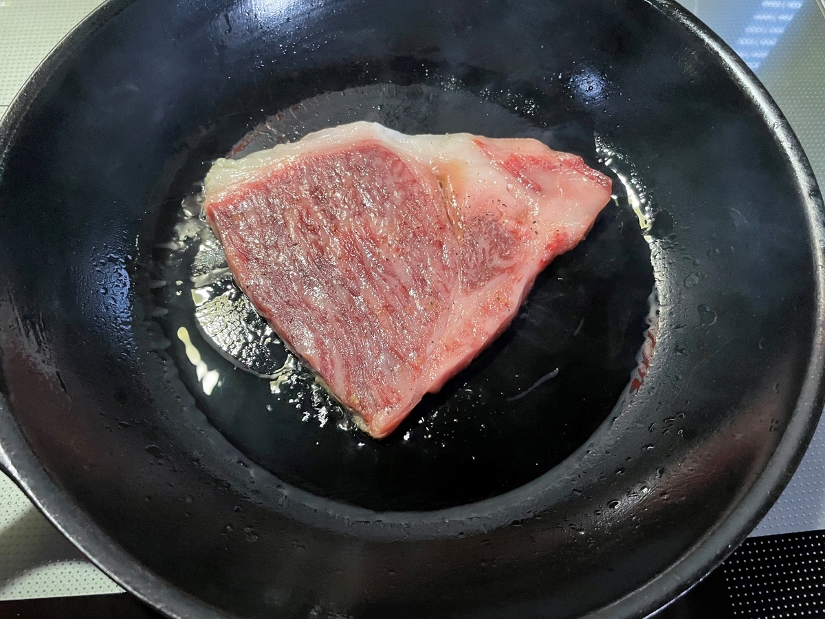 魔法のフライパンでステーキを焼く Staubストウブのある日常 魔法のフライパンでステーキを焼く Staubストウブのある日常