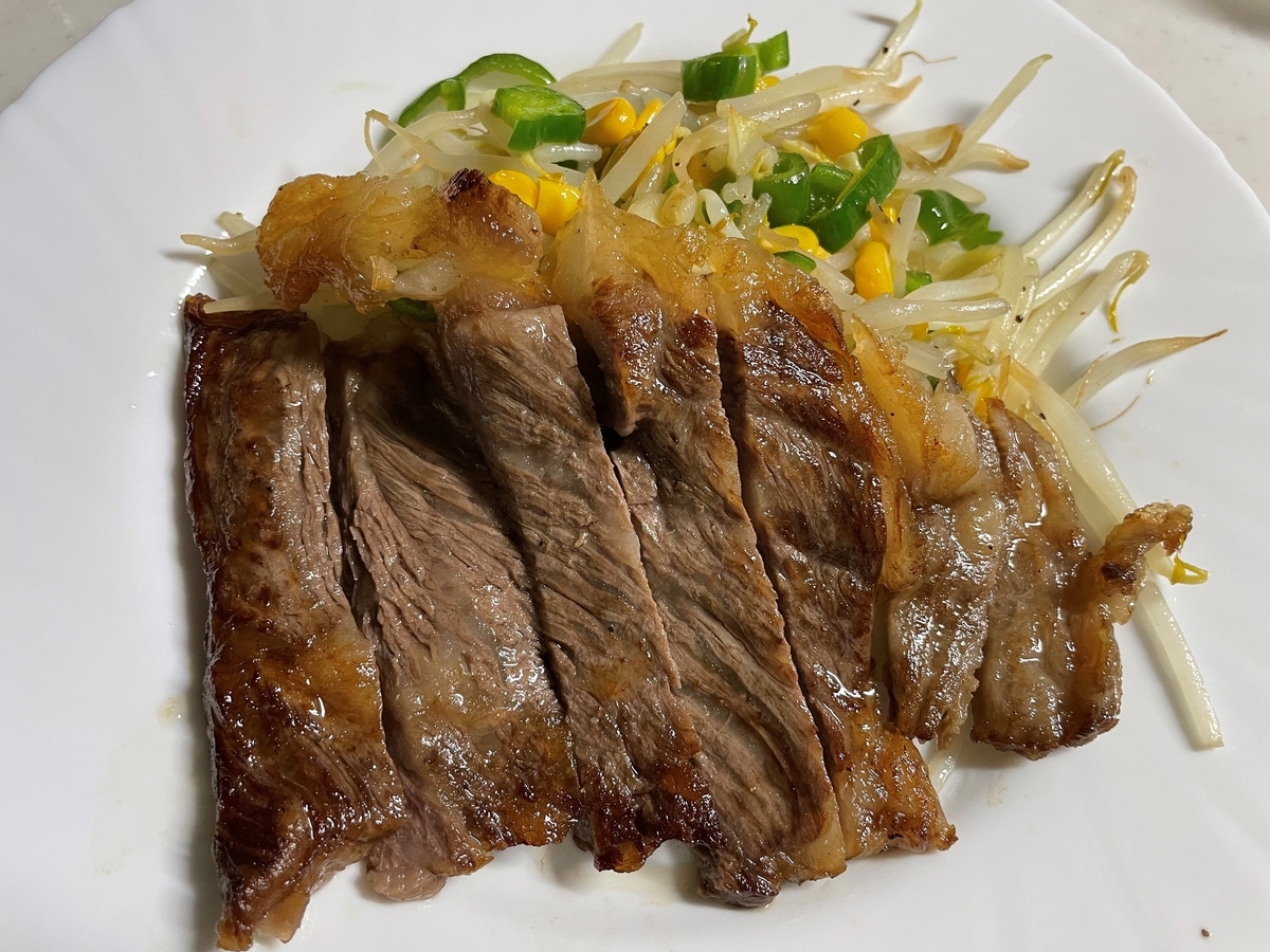 魔法のフライパンでステーキを焼く Staubストウブのある日常 魔法のフライパンでステーキを焼く Staubストウブのある日常