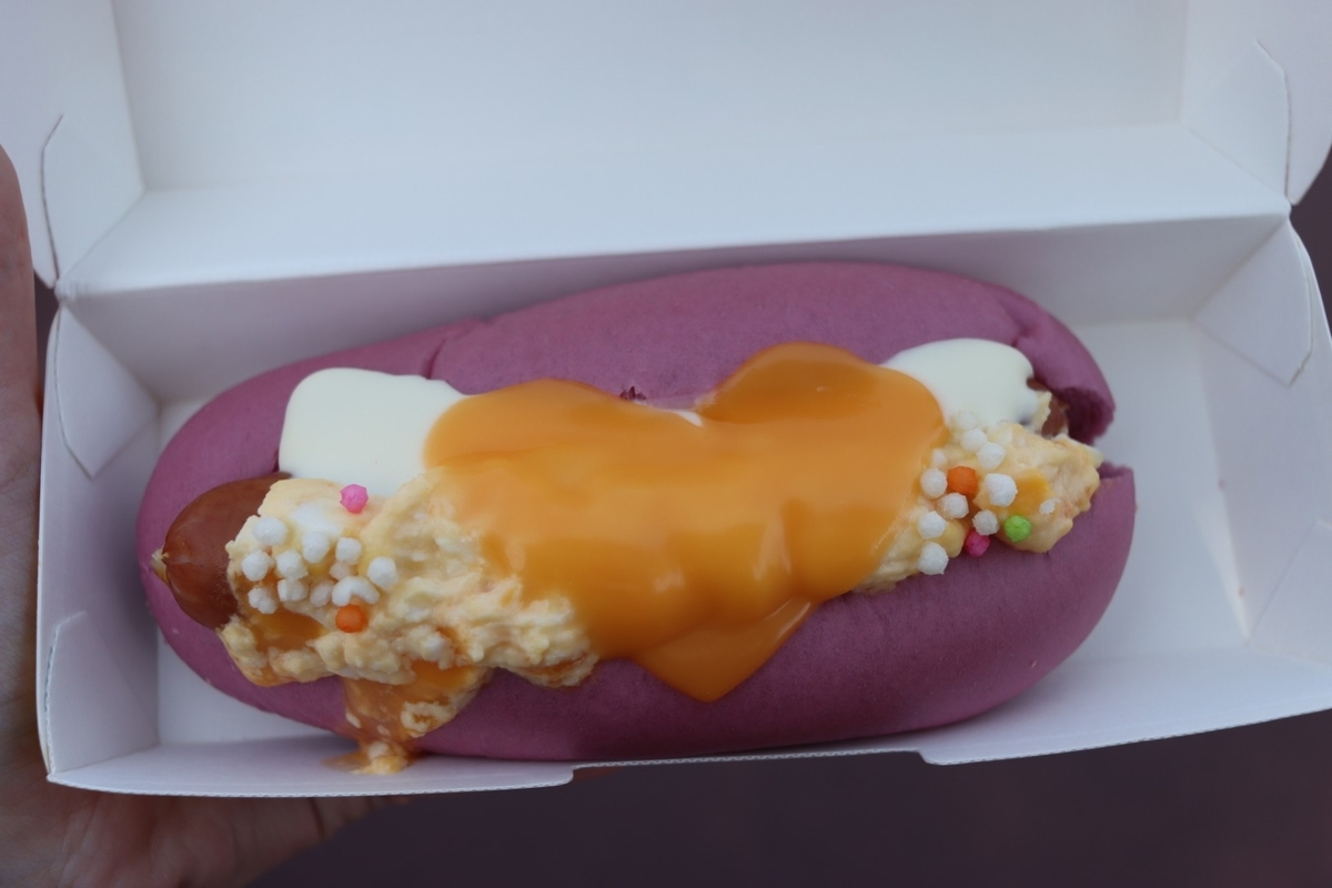 スペシャルホットドッグ(チーズ&エッグ)の写真