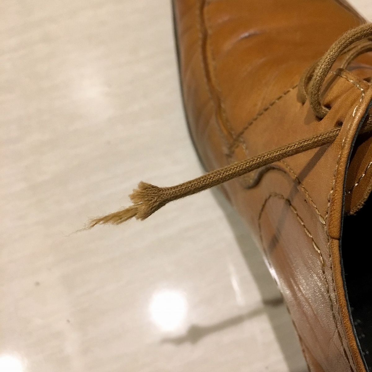 靴ひも先端のほつれの直し方 - spoonブログ