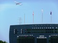 [夏の思い出2008]スコアボードの上には快晴の青空と白い飛行機♪（2008年7月13日）