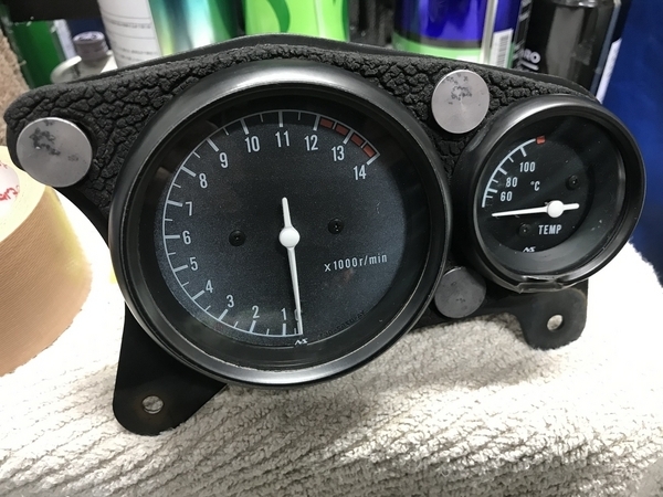 4号機 SP用タコメーター装着 - TZR250Rと爺ィジ