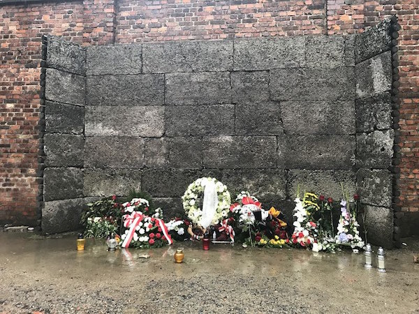 アウシュヴィッツにある“死の壁” 画像:アウシュヴィッツにある“死の壁”