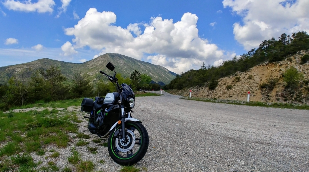 Castellane Chapelle Notre Dame Du Roc ツーリング最高 だったカステラーヌ そして岩上の教会 Nissa Moto Blog