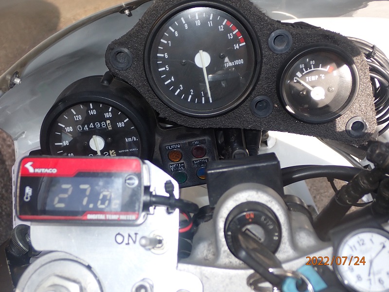 NSR250R MC18 89 ﾃﾞｼﾞﾀﾙ水温計を付ける-6(ｽﾃｰ変更) - 無限∞空間
