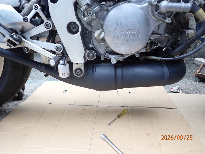 NSR250R #MC18/88 ﾏﾌﾗｰ(ﾁｬﾝﾊﾞｰ)の整備-8（取付/始動/ﾗｼﾞｴﾀｰ入替