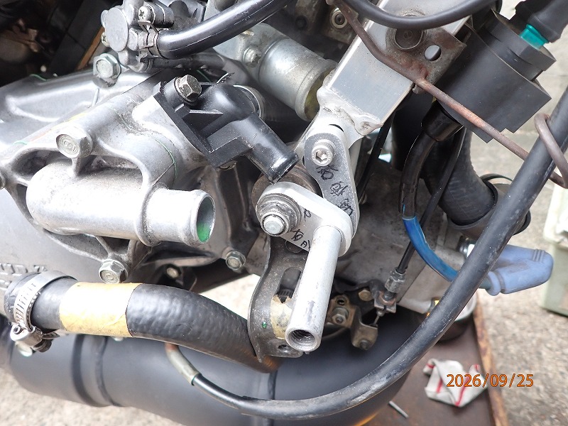 NSR250R #MC18/88 ﾏﾌﾗｰ(ﾁｬﾝﾊﾞｰ)の整備-8（取付/始動/ﾗｼﾞｴﾀｰ入替