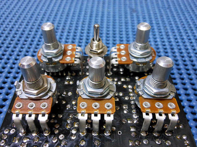 ☆EHX Deluxe Memory Man（基板完成）☆ - SHA-KE'S Blog ※ギター改造